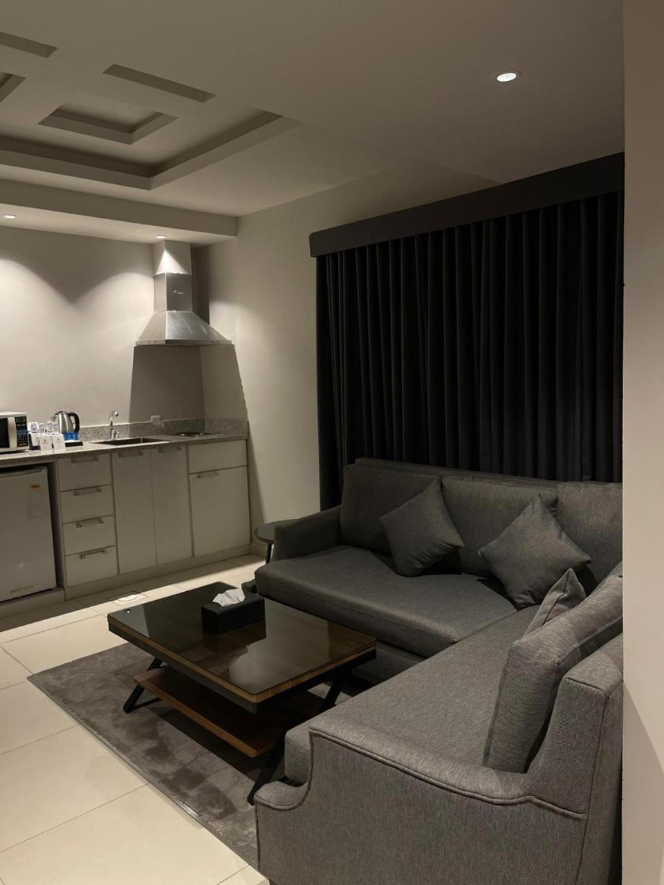 Land Walk Al Aqiq Aparthotel Riyadh Exteriör bild